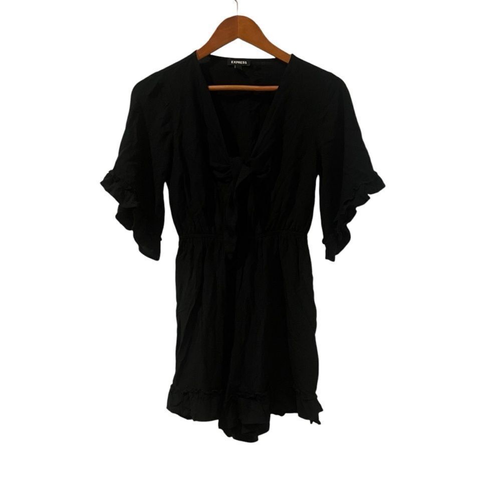 Express black tie front romper. Size xs‎